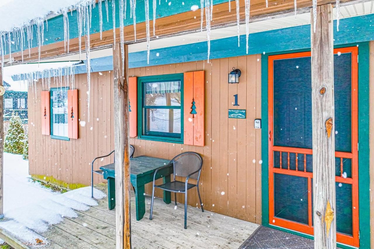 Northwoods Lodge Cabin 1 Morrisville Exterior photo